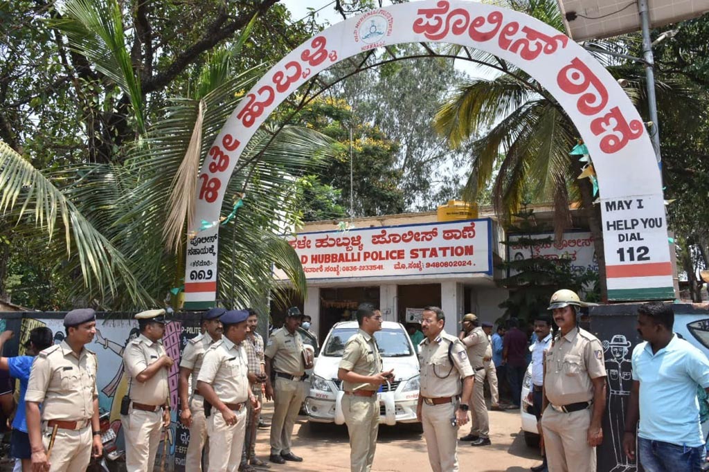 ಹಳೇ ಹುಬ್ಬಳ್ಳಿ ಧಗಧಗ;   70ಕ್ಕೂ ಹೆಚ್ಚು ಪುಂಡರು ಅಂದರ್